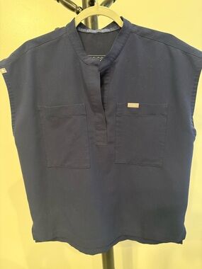 Figs scrub top - navy